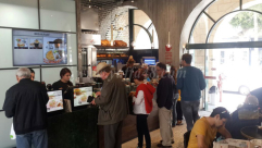 اليوم: حفل افتتاح فرع مقهى أروما في شارع "شديروت يروشلايم" بيافا